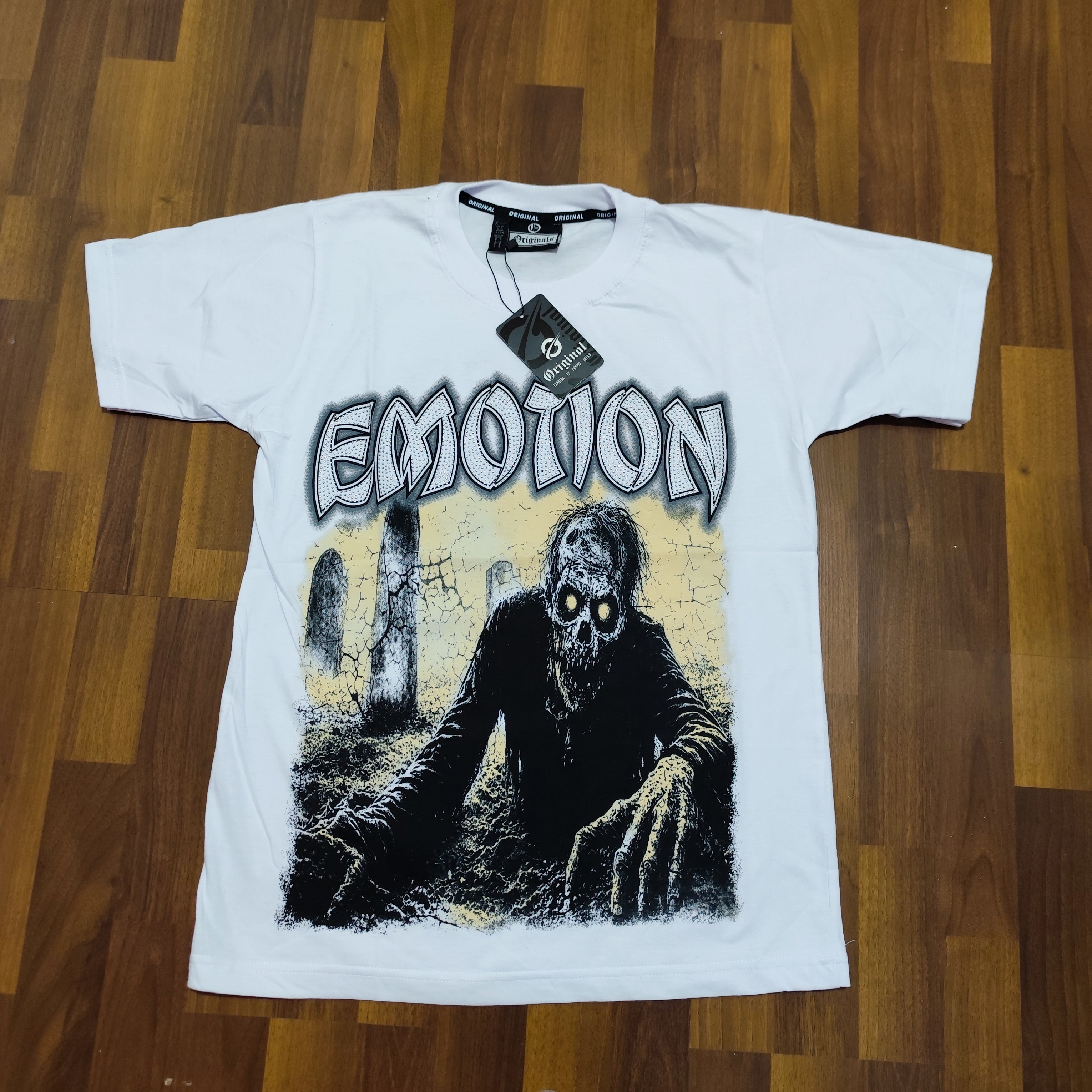 Polera blanca Mixed Emotion- zombie